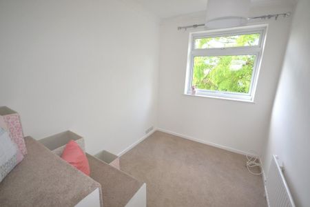 3 bedroom terraced house to rent - Photo 3