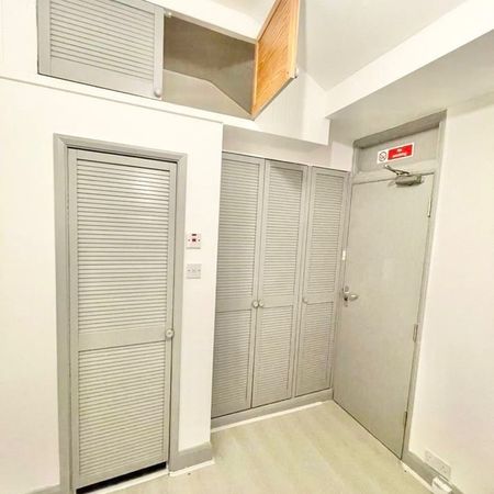 Studio Flat, Grays Inn Road, WC1X - Photo 4