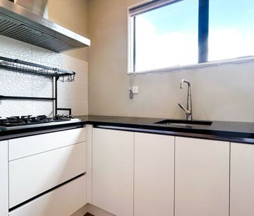 5 Bedrooms on Mantis Ln - Photo 1