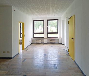 Helle 2 Zimmer Wohnung (Hochpaterre) zur Miete mit Balkon in ruhiger Wohngegend! - Photo 6