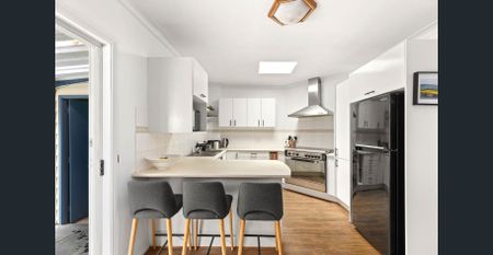 Big on Style, Bigger on Space - Live Large in the Heart of Hamilton - Photo 3