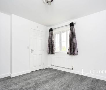 2 bedroom end of terrace house to rent - Photo 3