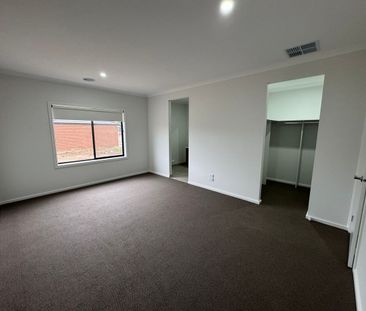 4 bedroom Big Beauty in New Growth Suburb of Sebastopol - Space, St... - Photo 3