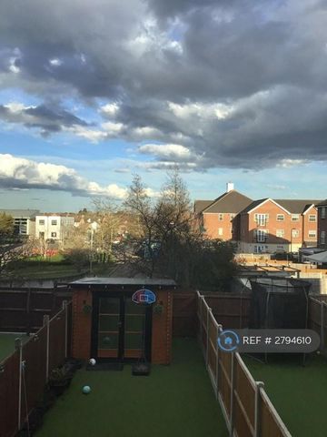 1 bedroom in a house share to rent - Photo 5