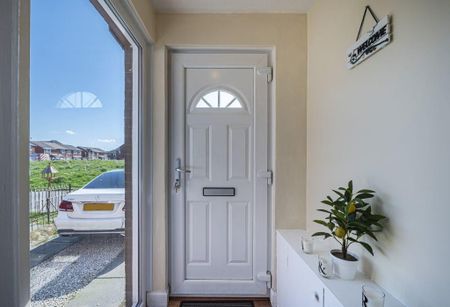 2 Bed End Terrace, Maukinfauld Court, G32 - Photo 4