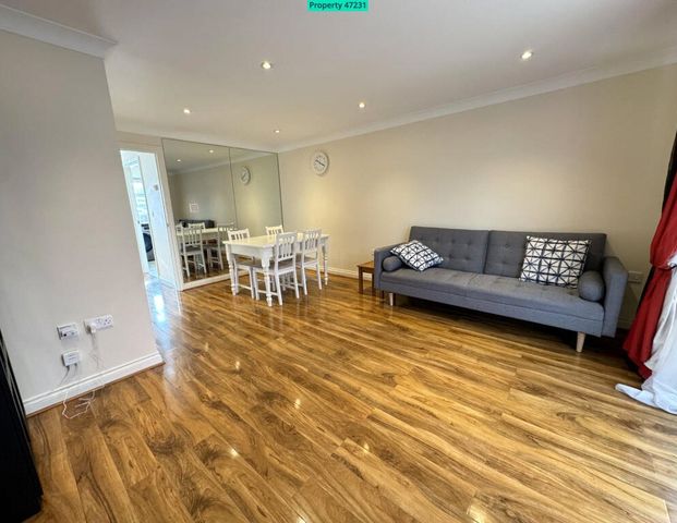 Cirrus Drive, Shinfield Cirrus Drive, Shinfield - Photo 1