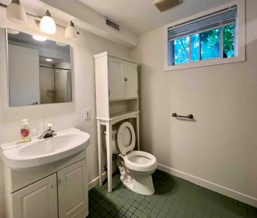 For Lease - 287 Kent Crescent, Burlington, Ontario - Photo 5