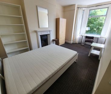 7 Bed Student Accommodation - Photo 2