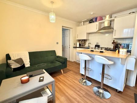 1 bedroom ground floor flat to rent - Photo 2