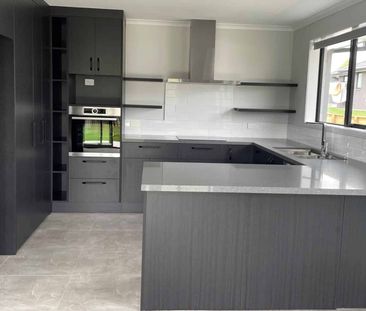 BRAND NEW - 3 Bedroom House - Photo 2