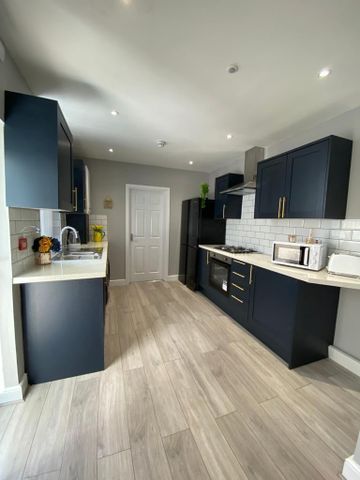 5 bedroom terraced house to rent - Photo 3