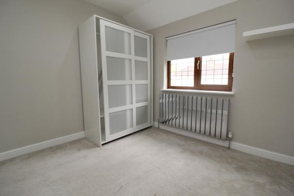 4 bedroom semi-detached house to rent - Photo 1