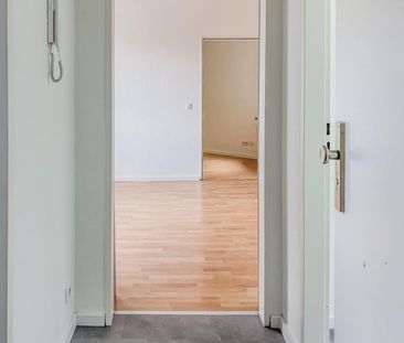 Neu sanierte 2-Zimmer Wohnung mit kleiner Einbauküche - Photo 1