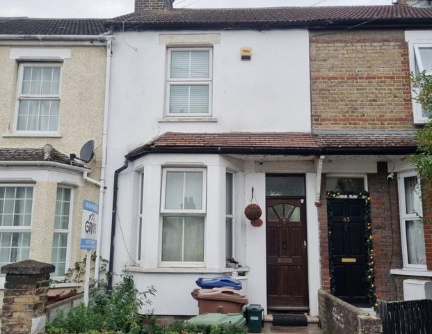3 bedroom terraced house to rent - Photo 1