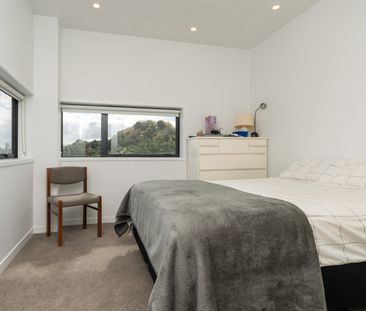 Modern 3-Bedroom Apartment with Stunning Views! - Photo 1