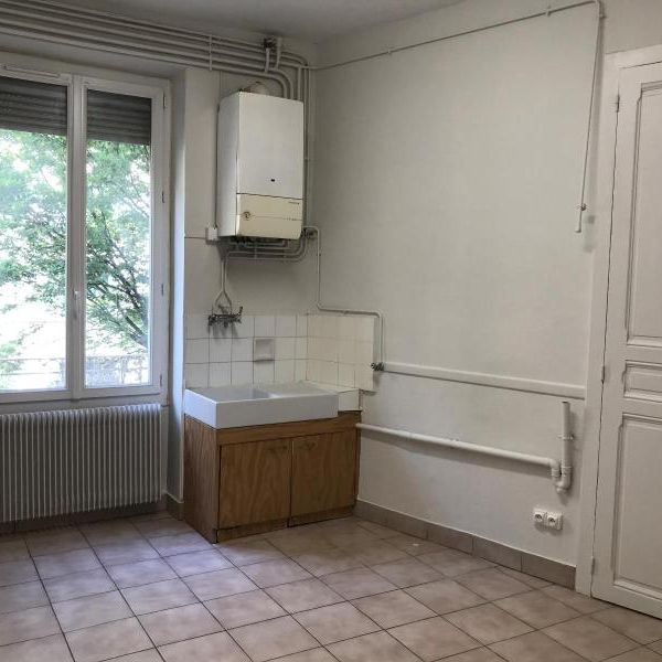 Location Appartement 3 pièces 59m² VILLEURBANNE 69100 - Photo 1