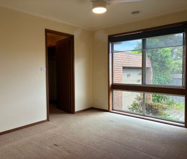 THREE BEDROOM FAMILY HOME - Photo 4