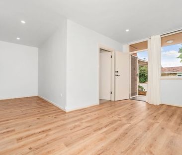 Modern Two Bedroom Unit on the Broadway - Photo 5