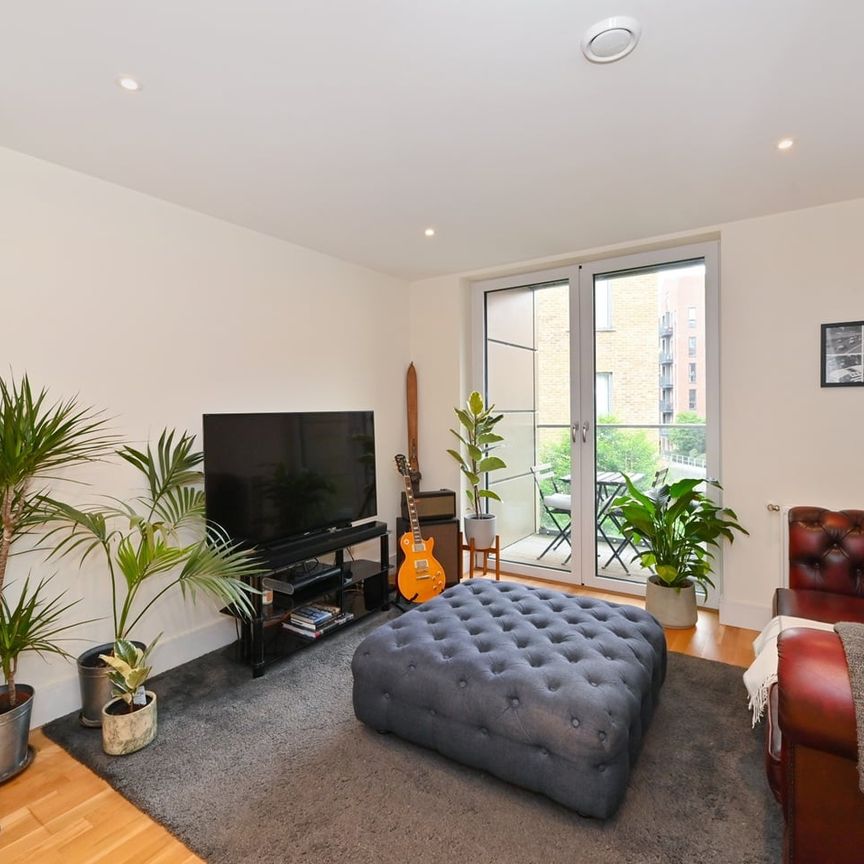 2 Bed Flat, Birkdale House, E14 - Photo 1