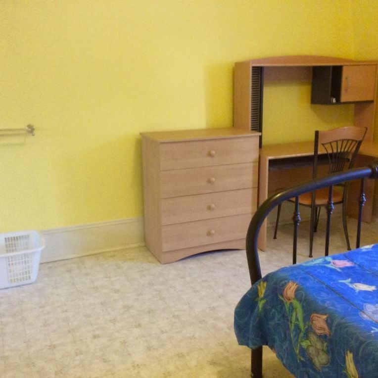 Moitié de 4 1/2 meublé à L’Islet-sur-mer libre immédiatement. - Photo 1