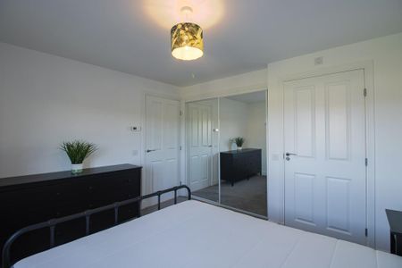 3 bedroom semi-detached house to rent - Photo 5