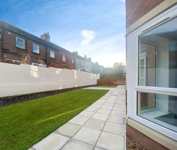 2 bedroom House To Let - Photo 1