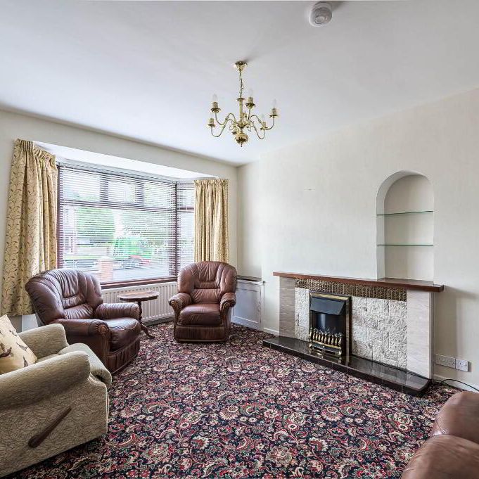 43 Saintfield Road, Lisburn, BT27 5BH - Photo 1