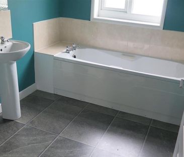 2 bedroom terraced house to rent - Photo 5