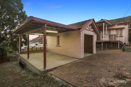 Stunning Character Qlder with City Views + the option of Home Office/Business Suite - Photo 2