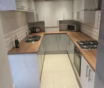 6 bedroom house of multiple occupation to rent - Photo 3