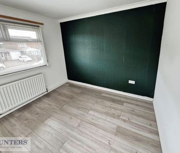 3 bedroom House To Let Total Size: 958 SQ FT - Photo 2