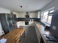 1 bed Room in Shared House - To Let - Photo 3