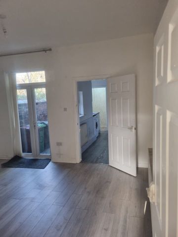 2 Bed Terraced House, Stanton Street, M11 - Photo 2