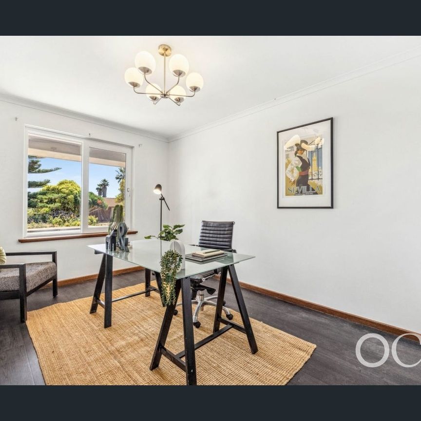 30 Warilda Crescent, Hallett Cove, SA 5158 - Photo 1