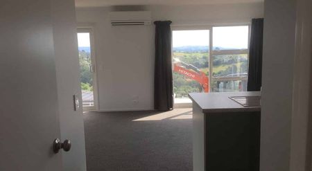 Looking for a modern low maintenance home? - Photo 2
