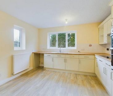 4 bedroom detached house to rent - Photo 6