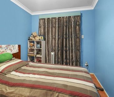 BEAUTIFULLY PRESENTED FAMILY HOME !!! - Photo 4