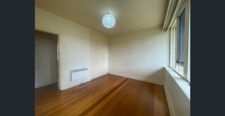 Two bedroom apartment for lease in the heart of Balwyn - Photo 2