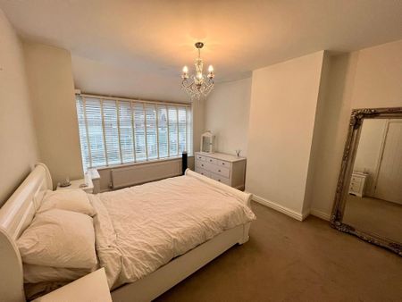 3 bedroom semi-detached house to rent - Photo 4