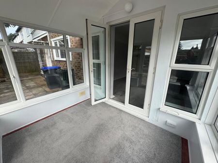 2 bedroom apartment to rent - Photo 4