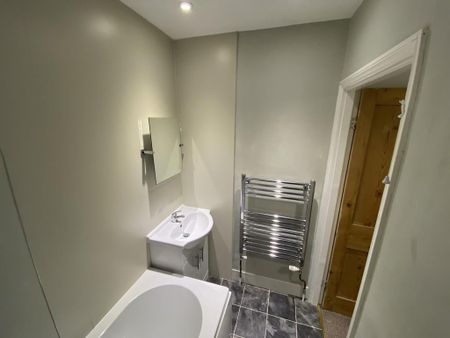 3 bedroom terraced house to rent - Photo 4