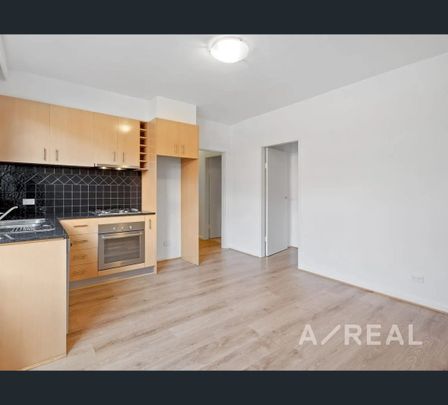 7/32 Ashted Road, Box Hill, Vic 3128 - Photo 1
