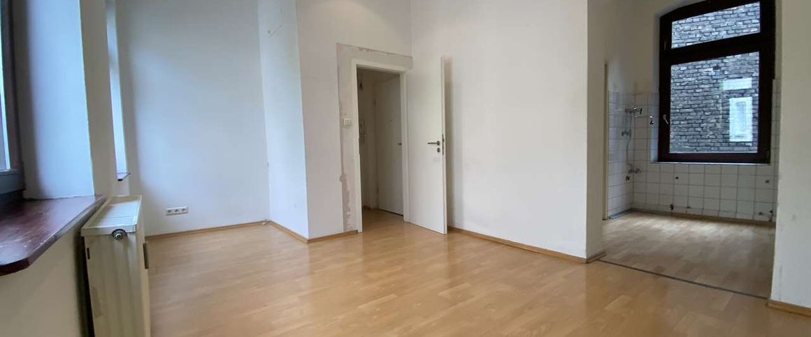 Köln: ALTBAU - ZWEI ZIMMER WOHNUNG mit HOHEN DECKEN am RUDOLPLATZ - Foto 1