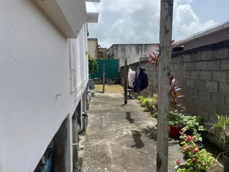 Location Maison 67.11m² 3 pièces Fort de france - Photo 2