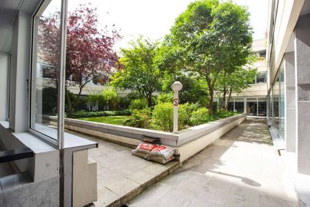 Appartement à louer rue de Vaugirard, Paris 6ème - Photo 3