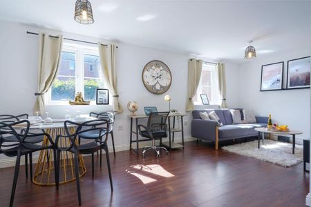 2 bedroom serviced apartment to rent - Photo 3