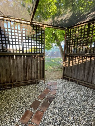 Modern Comfort and Easy Living with Gardener Included - Photo 3