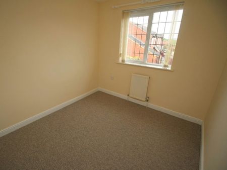 Semi-detached house to rent on - Photo 3