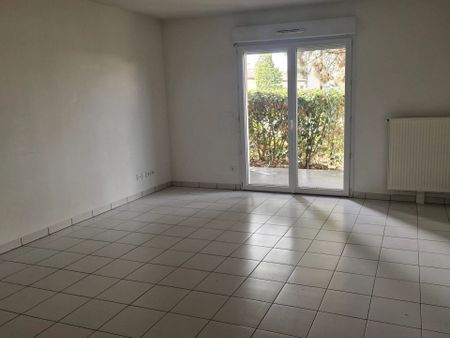 Location Appartement 3 pièces 61 m2 à Saint-Médard-en-Jalles - Photo 4