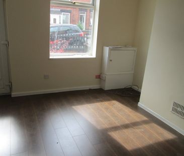2 bed Terraced - To Let - Photo 6